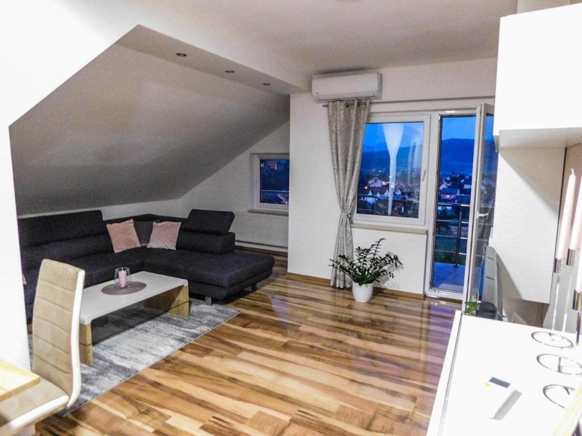 Apartman Lara Otočac Buitenkant foto