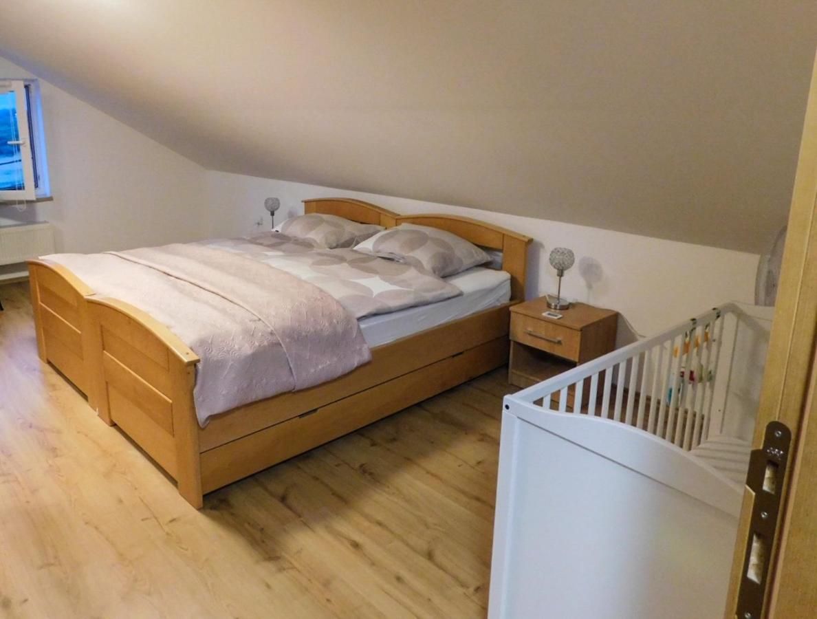 Apartman Lara Otočac Buitenkant foto