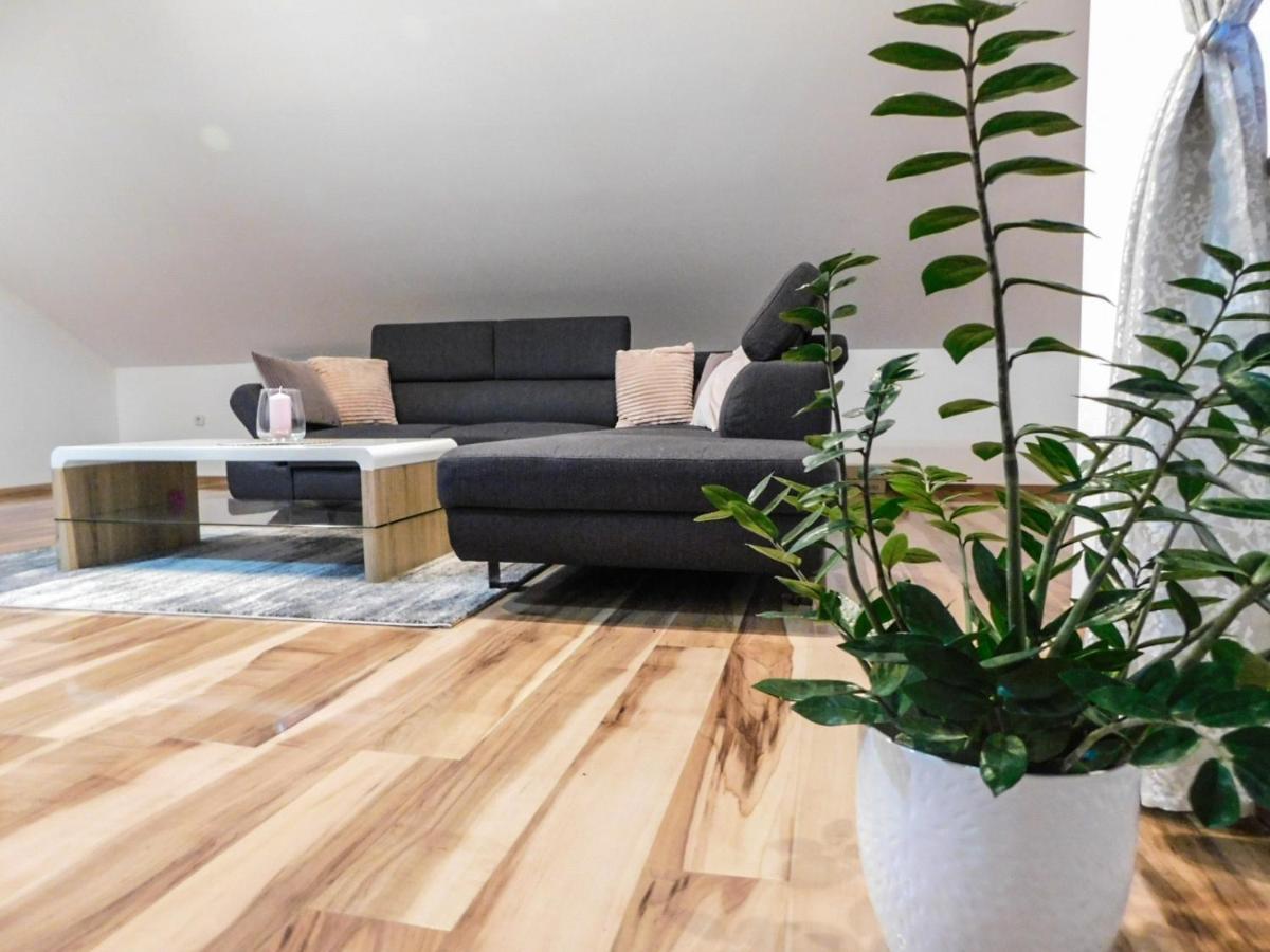 Apartman Lara Otočac Buitenkant foto