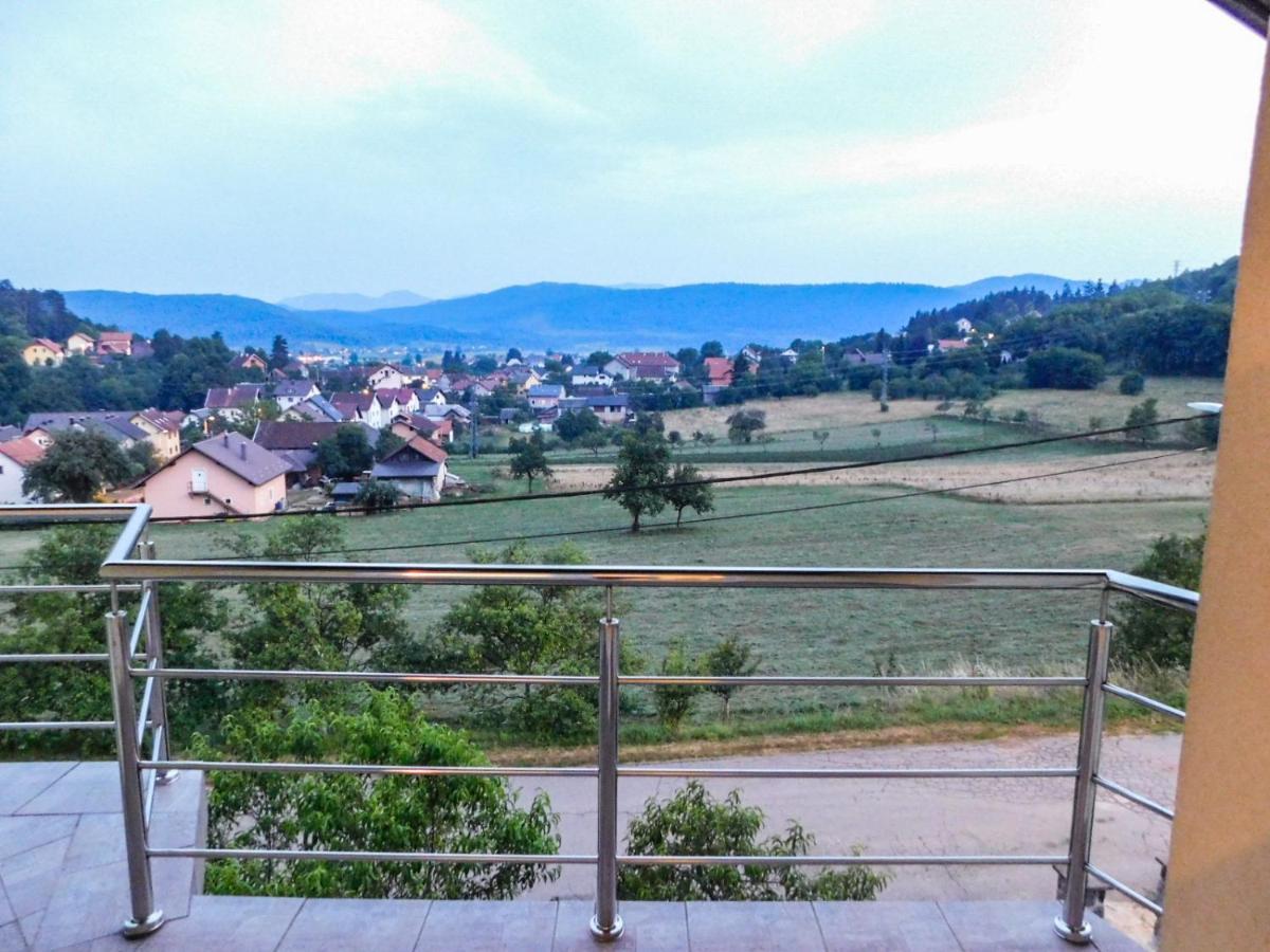 Apartman Lara Otočac Buitenkant foto